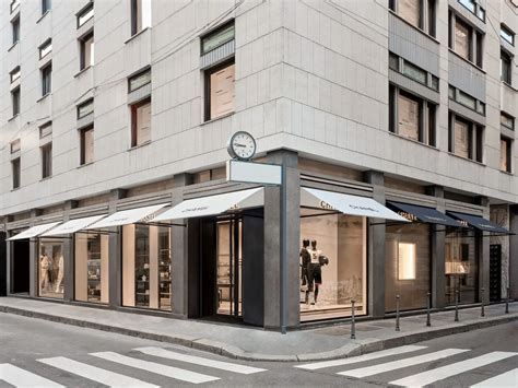 twin boutiques in milan